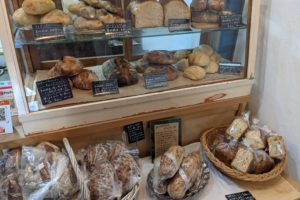 長野市でおすすめのパン屋ベーカリー「pinatis」のパン